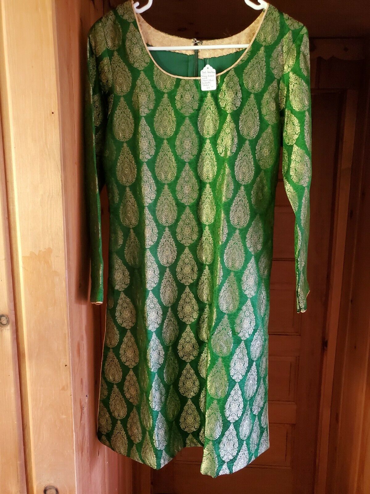 Salwar Kameez New Small Size Includes Dupata, Pants, And Top. Heavy Dinner Wear