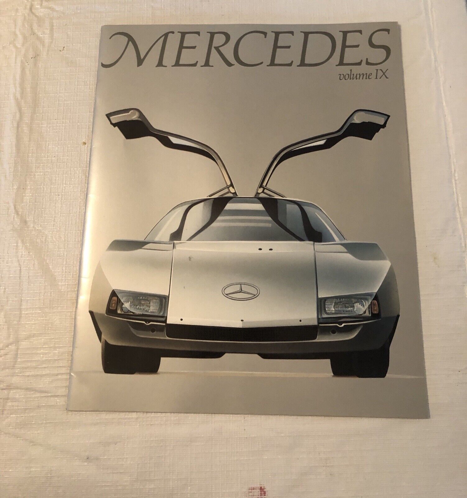 *Mercedes Volume IX Magazine 1983  (Winged Doors)